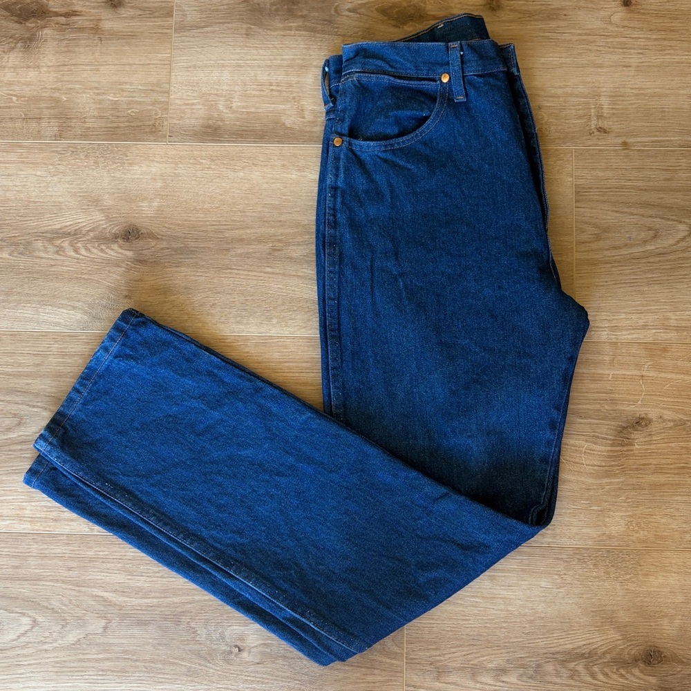 Wrangler Women’s Deep Blue Straight Jeans